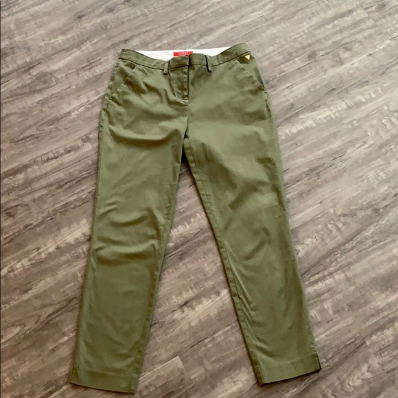 Guess Pants - Guess Capri pants